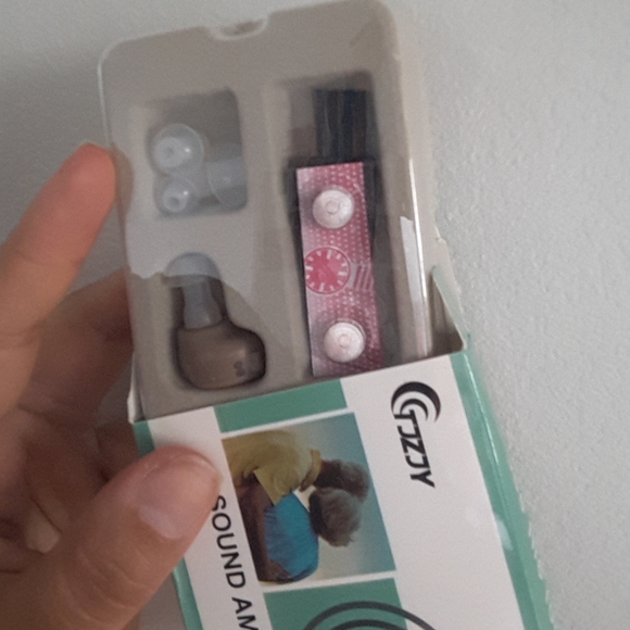 5/$25 Sound amplifier - Picture 2 of 2